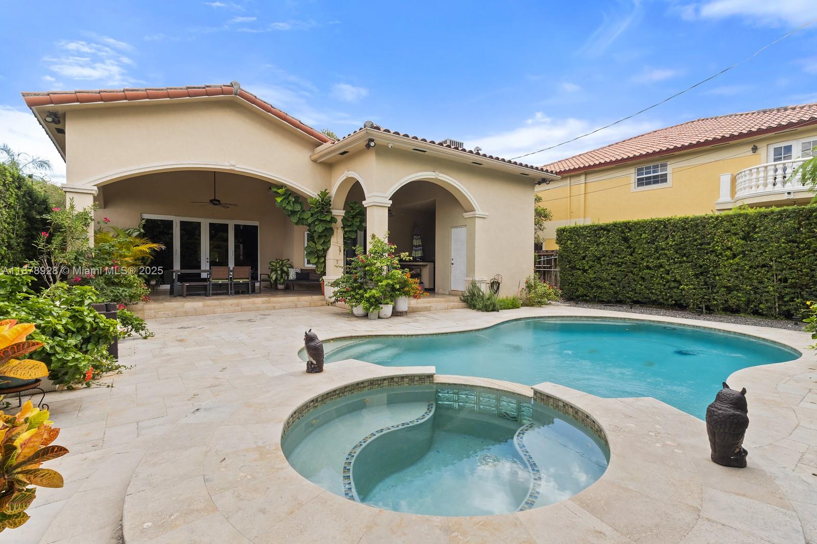 718 SW 26th Rd