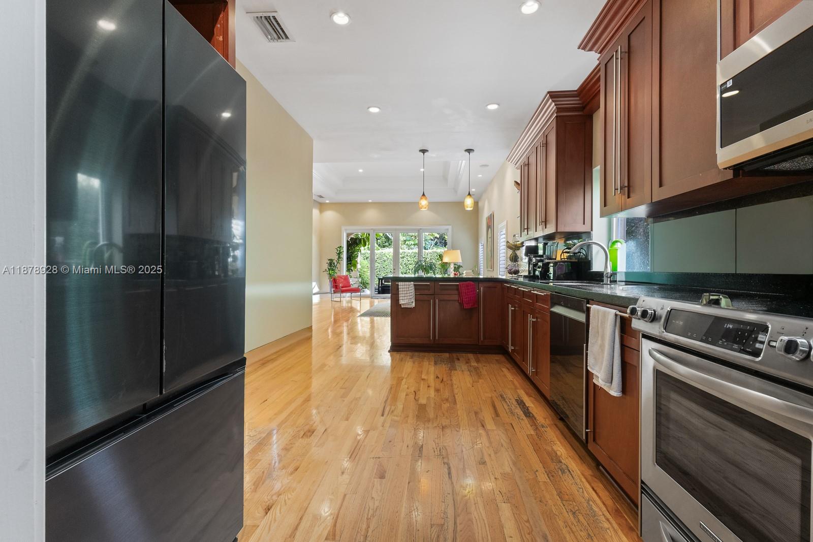 718 SW 26th Rd Miami, FL 33129