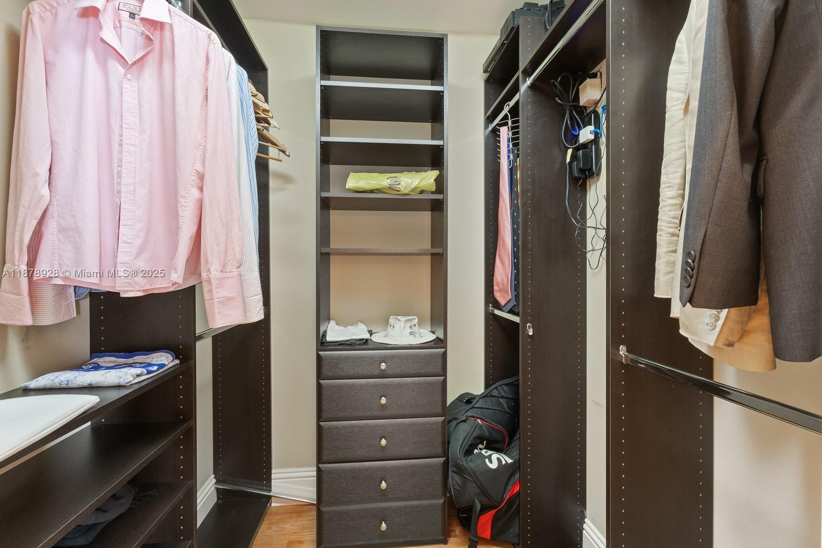 718 SW 26th Rd Miami, FL 33129