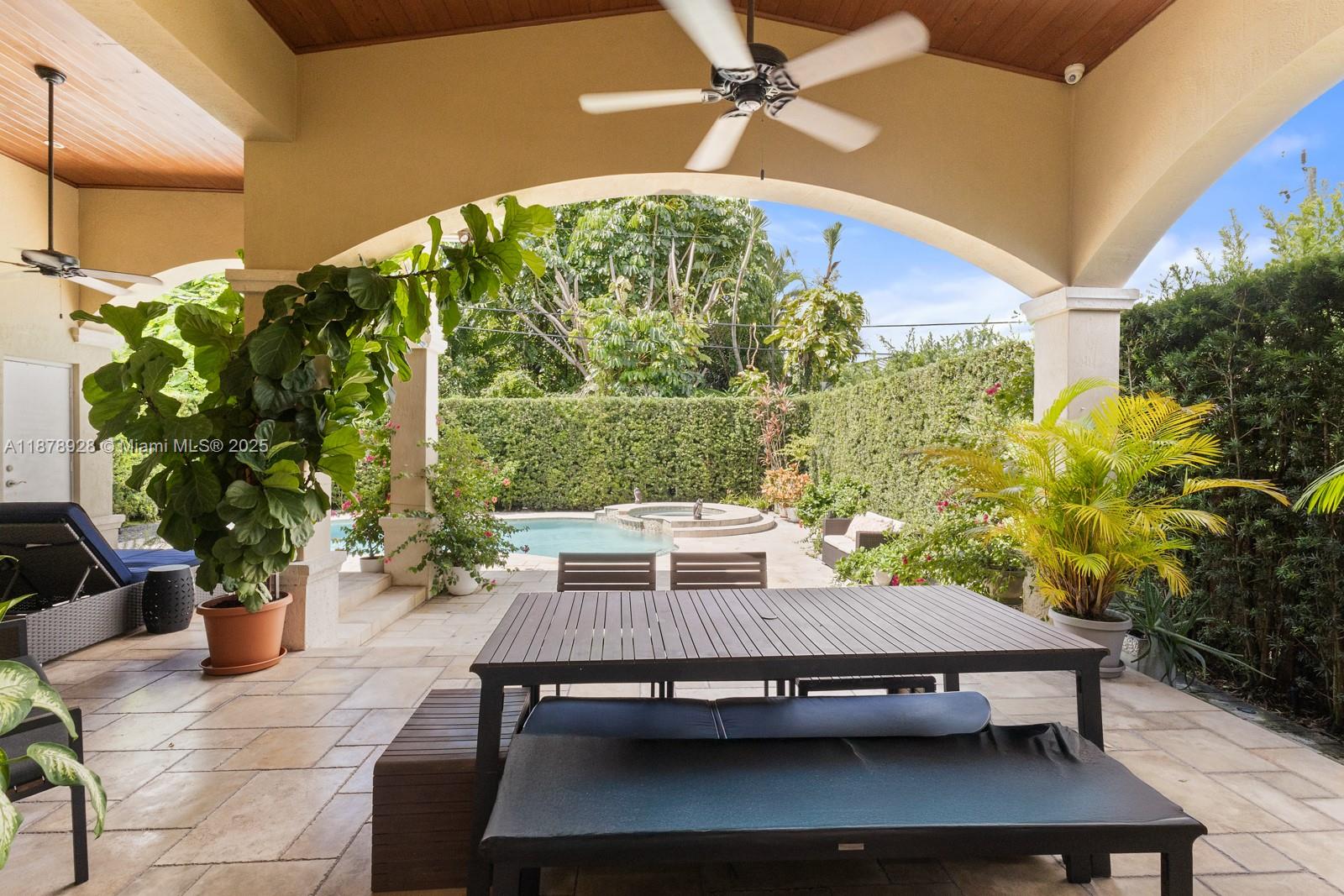 718 SW 26th Rd Miami, FL 33129