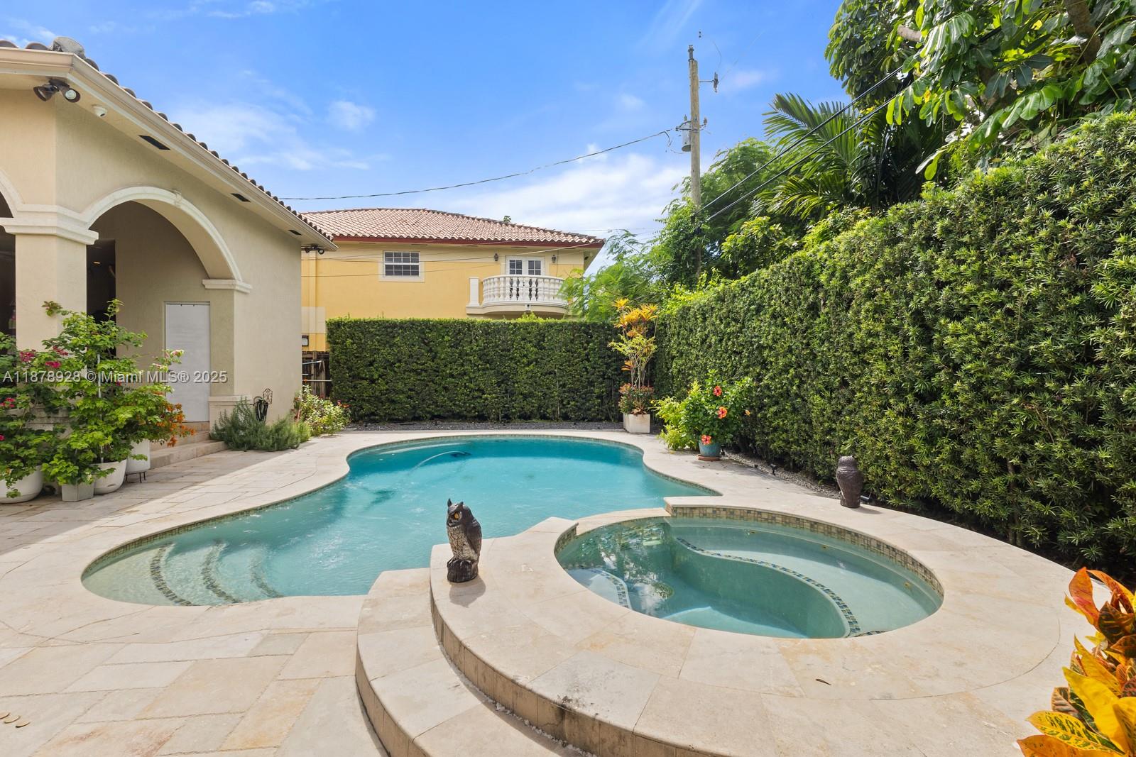 718 SW 26th Rd Miami, FL 33129