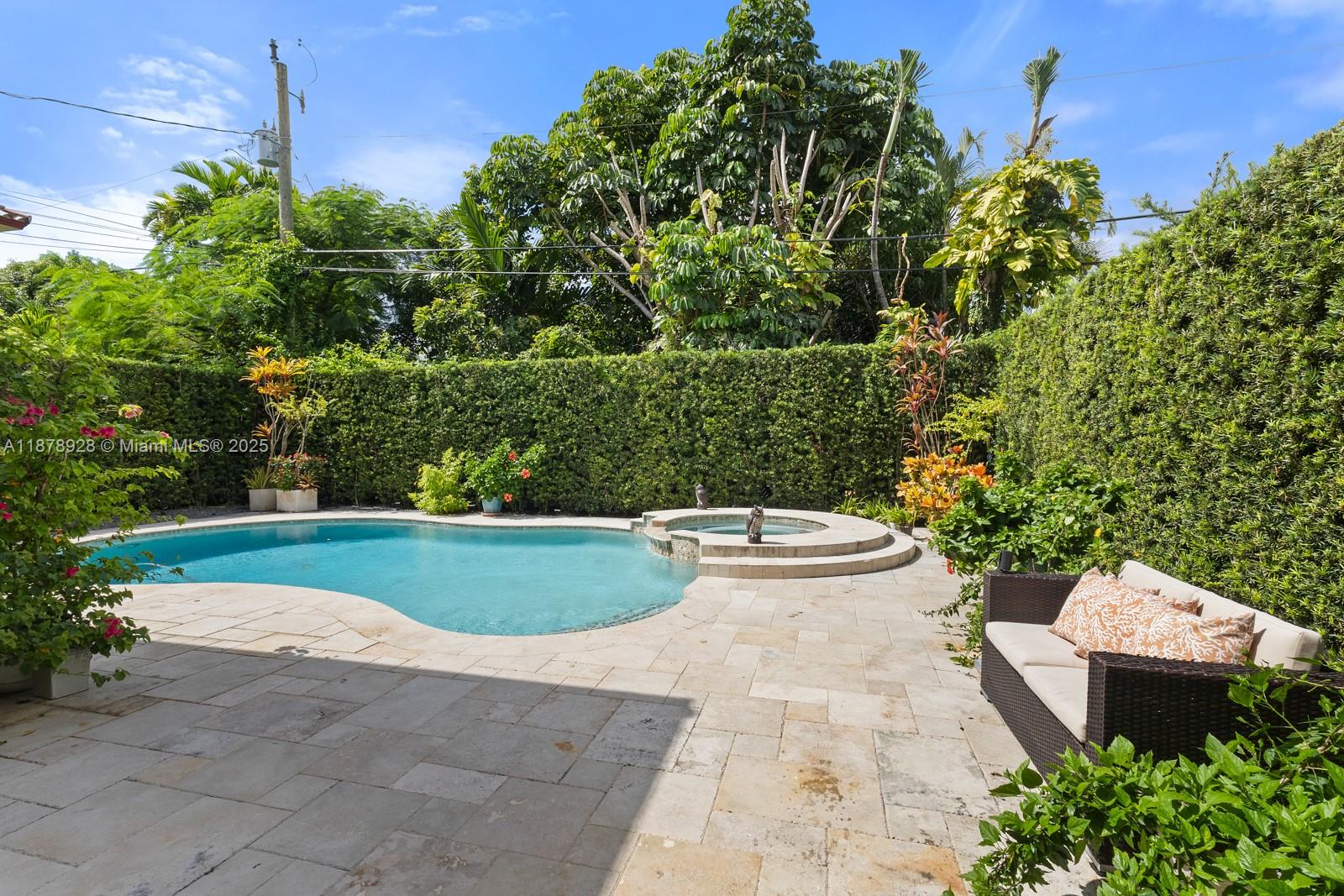 718 SW 26th Rd Miami, FL 33129