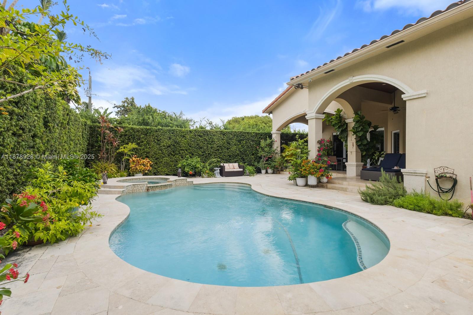 718 SW 26th Rd Miami, FL 33129