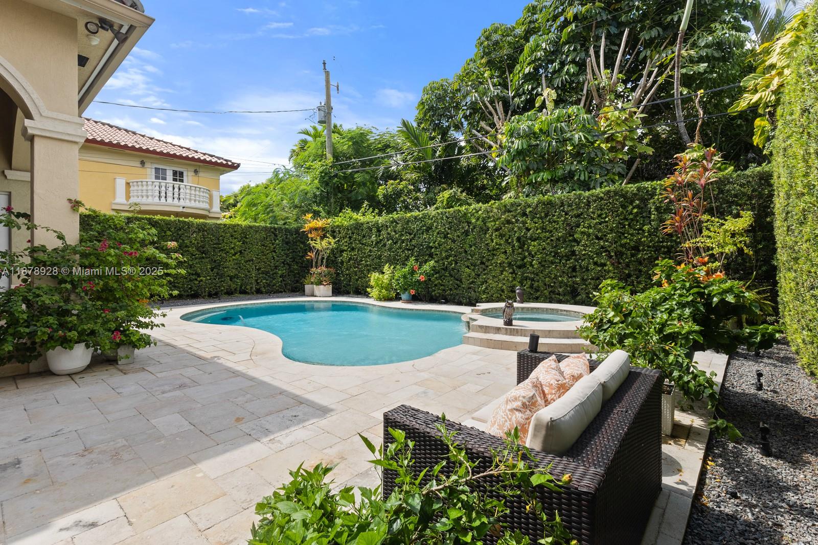 718 SW 26th Rd Miami, FL 33129