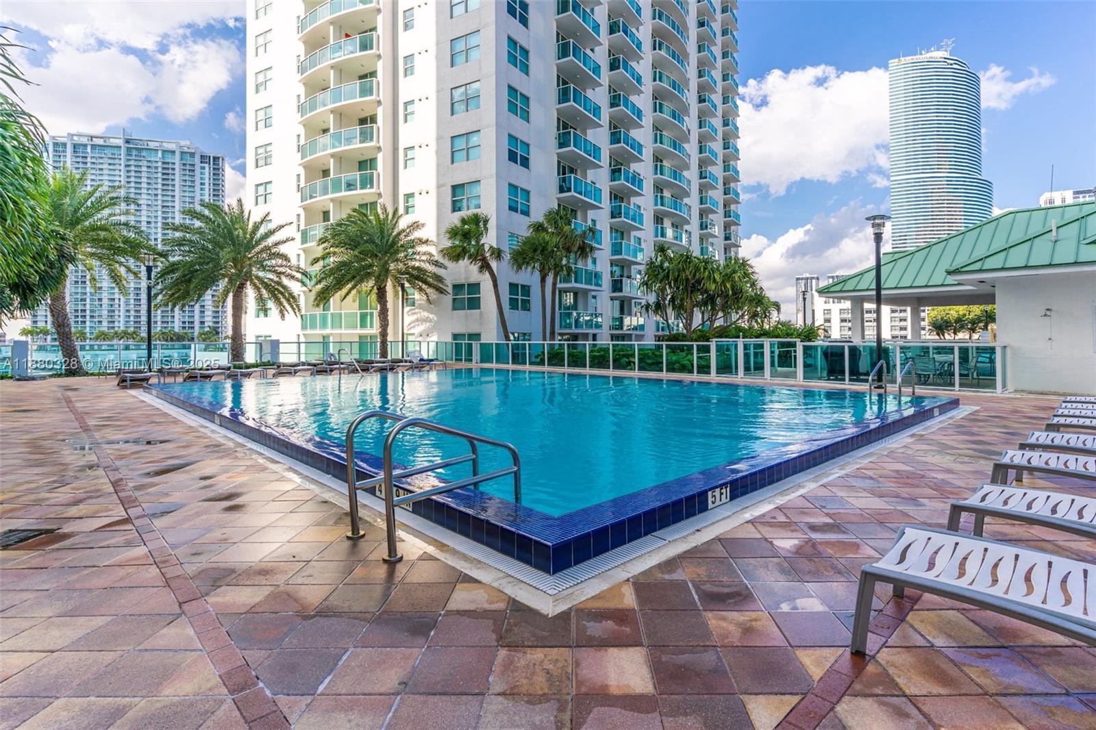 image Brickell On The River S22