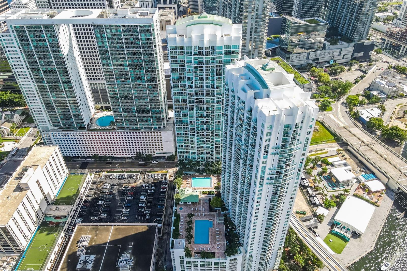 image Brickell On The River S25