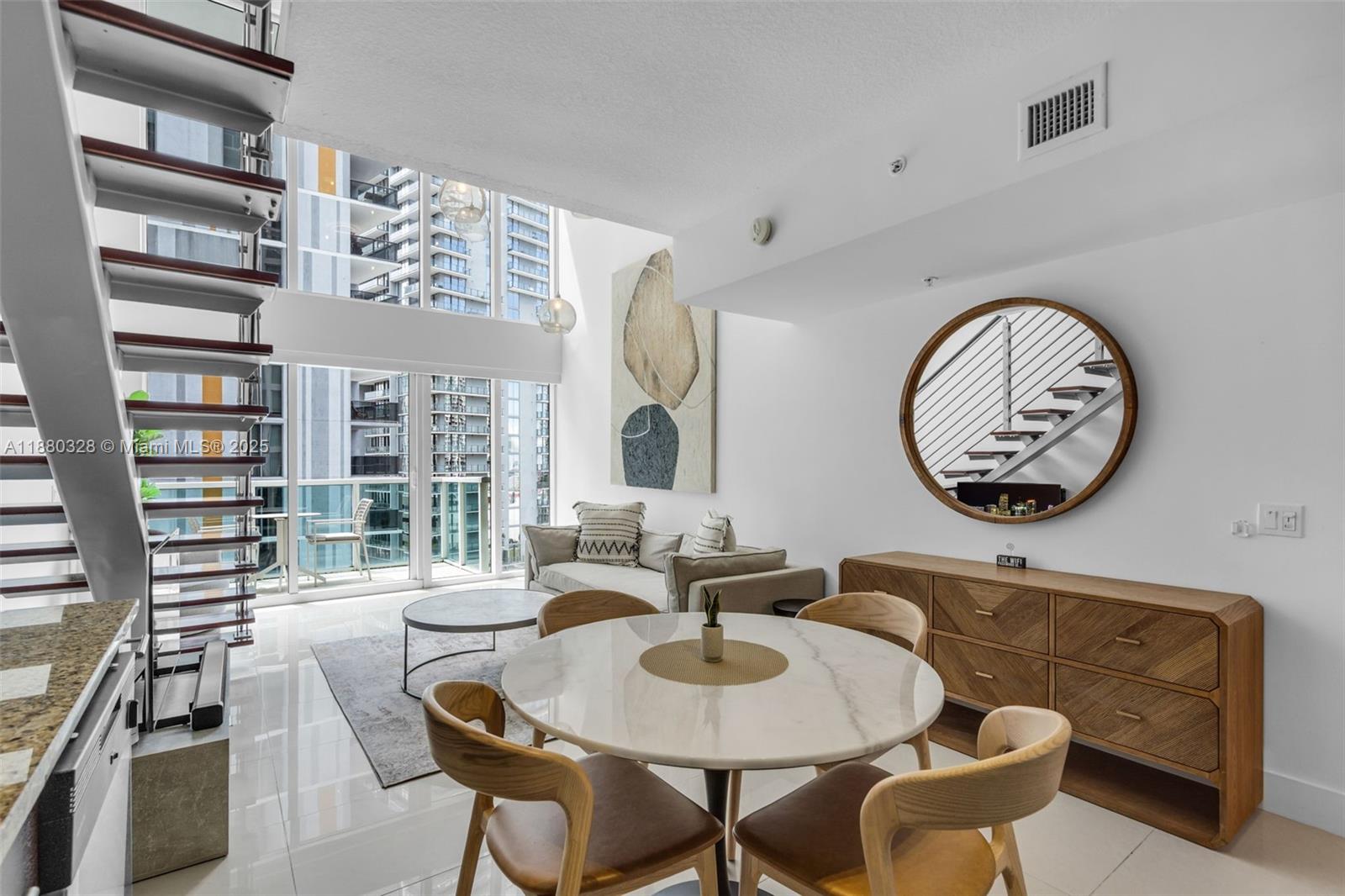 image Brickell On The River S5