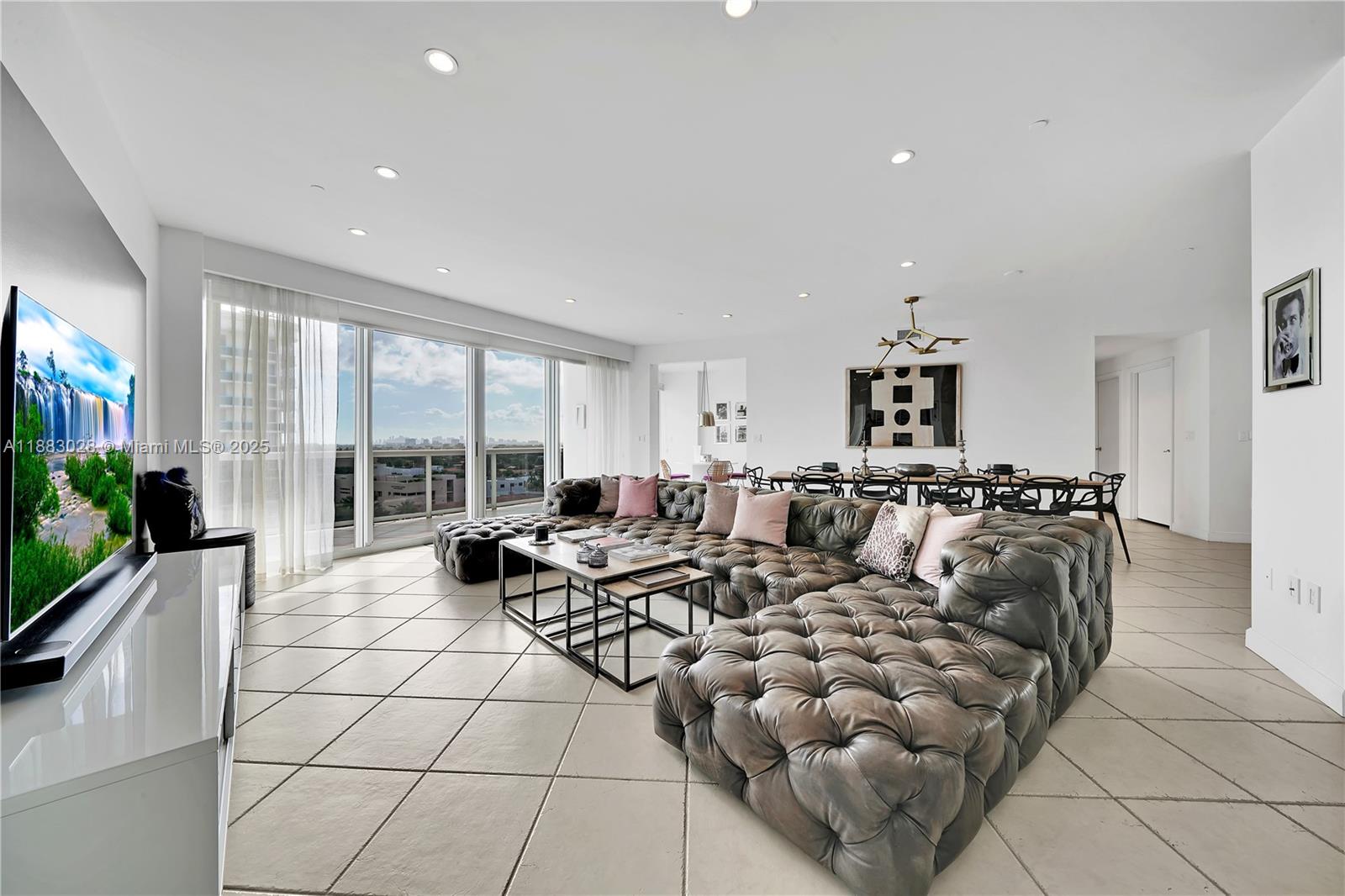 9601 Collins Ave #809