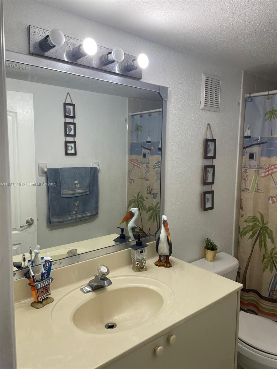 16928 SW 138th Ct Miami, FL 33177