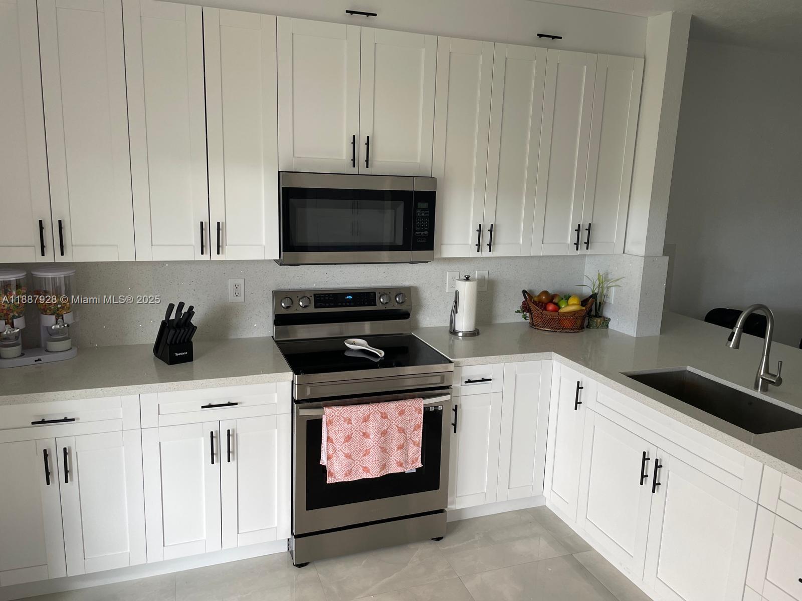 16928 SW 138th Ct Miami, FL 33177