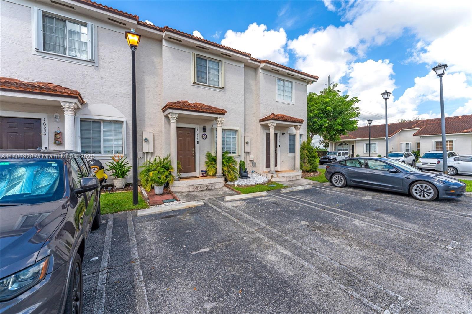 16928 SW 138th Ct Miami, FL 33177