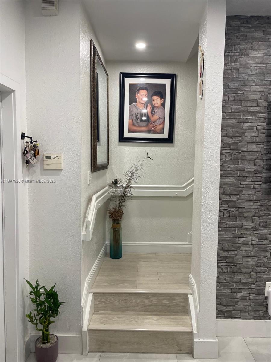 16928 SW 138th Ct Miami, FL 33177