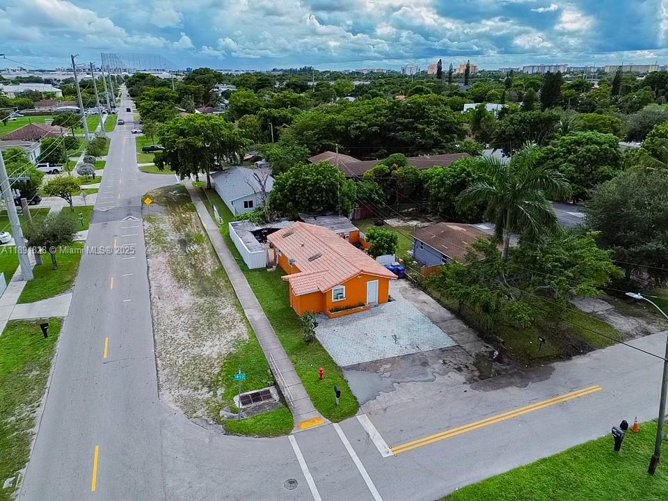2112 NW 5th St