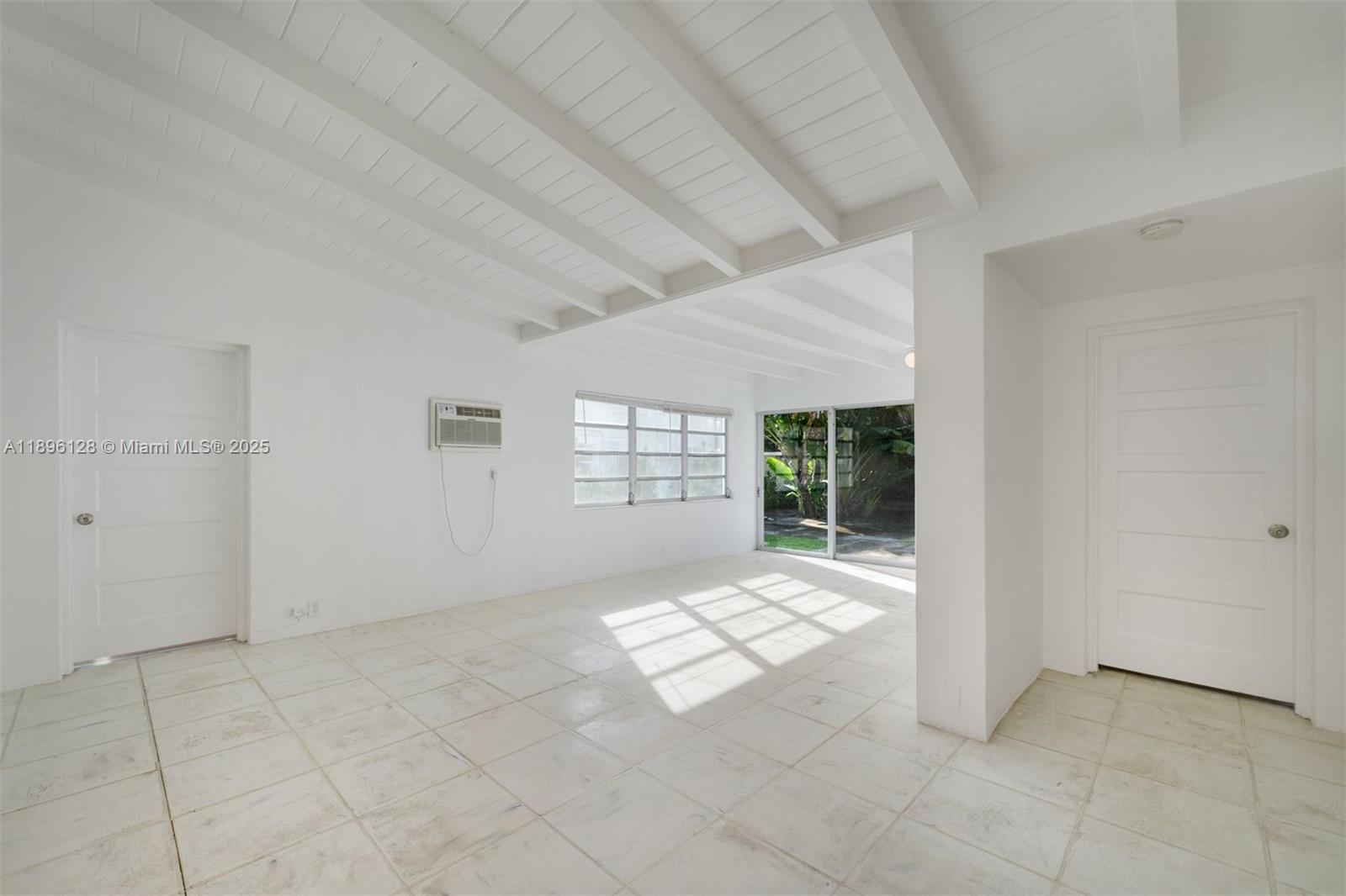 520 W 51st Ter Miami Beach, FL 33140