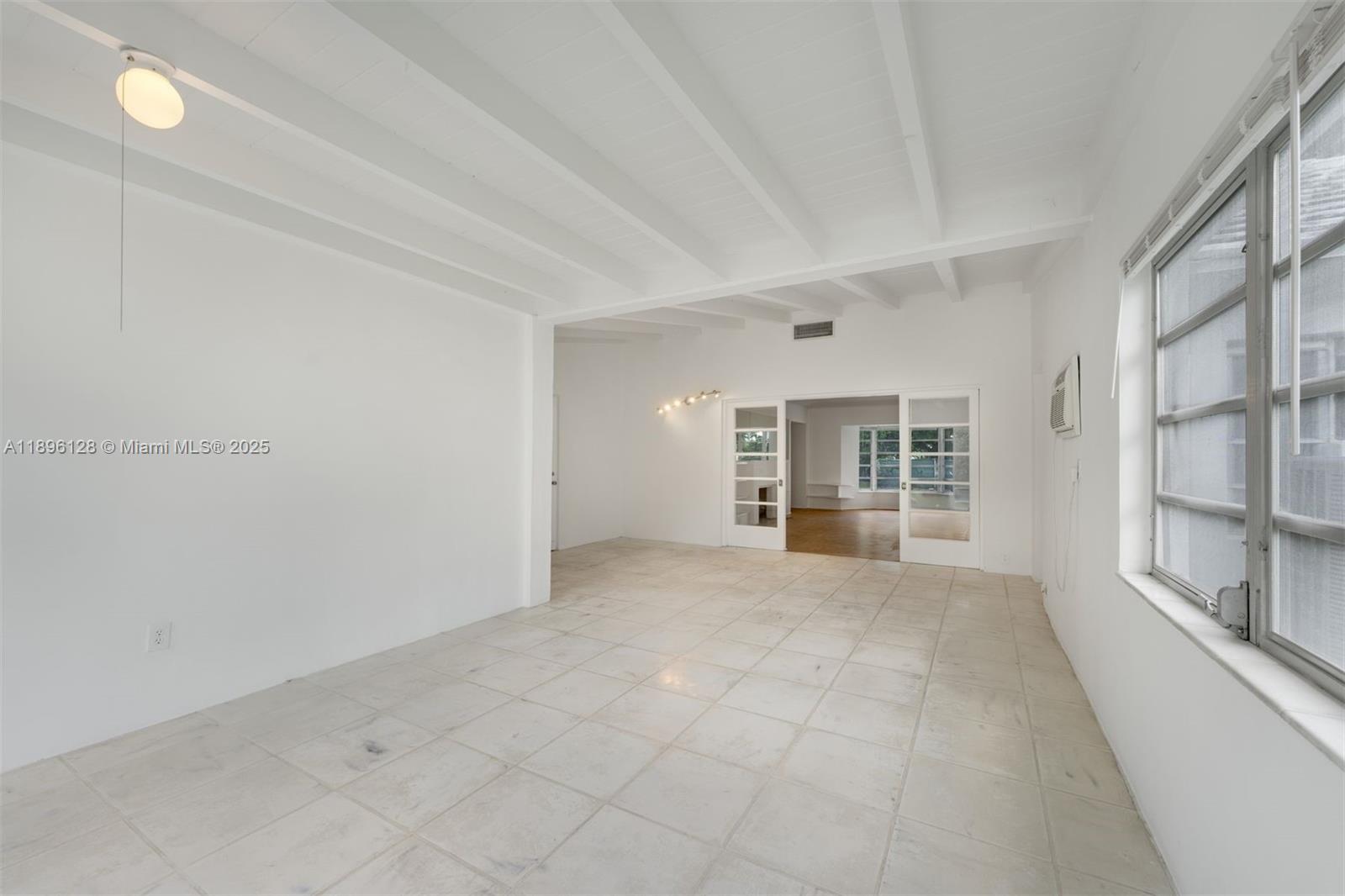 520 W 51st Ter Miami Beach, FL 33140