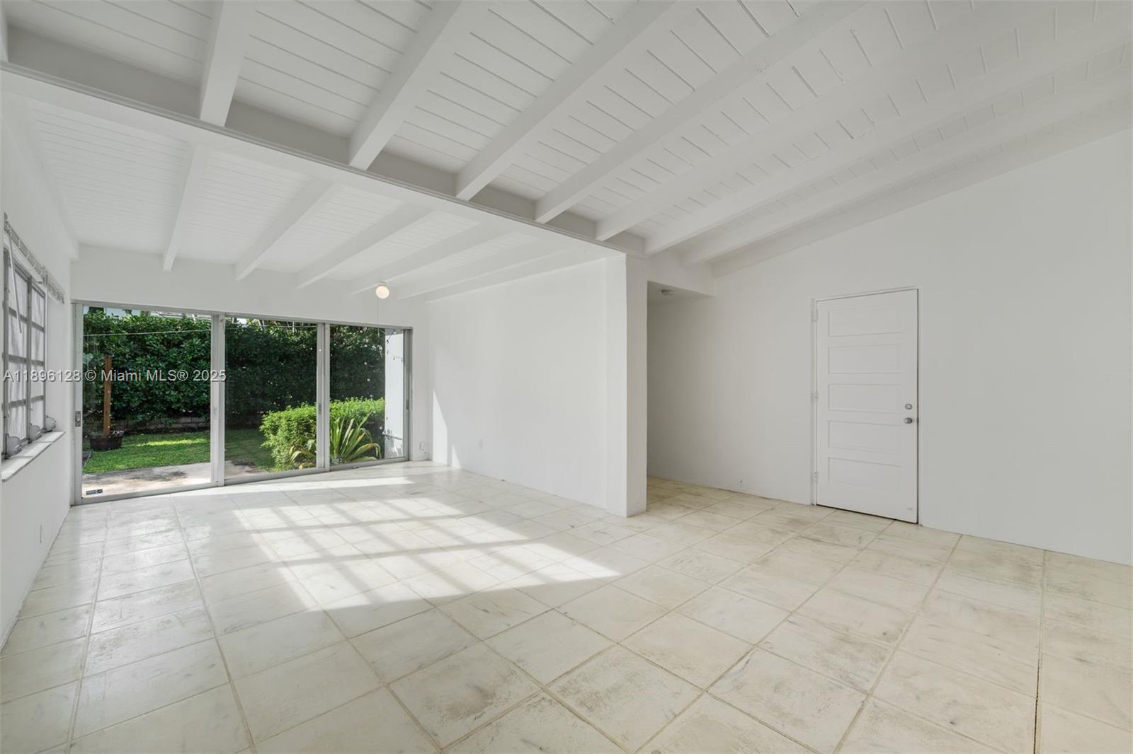 520 W 51st Ter Miami Beach, FL 33140