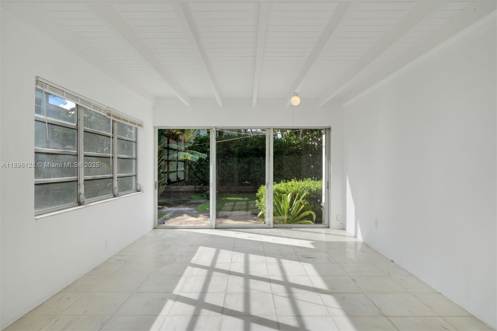 520 W 51st Ter Miami Beach, FL 33140
