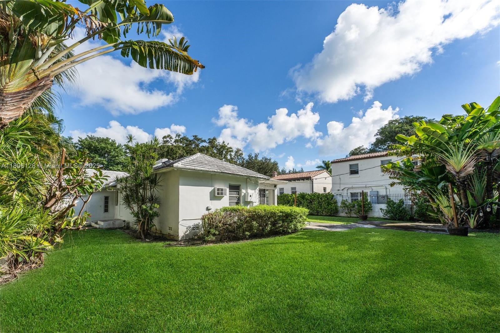 520 W 51st Ter Miami Beach, FL 33140