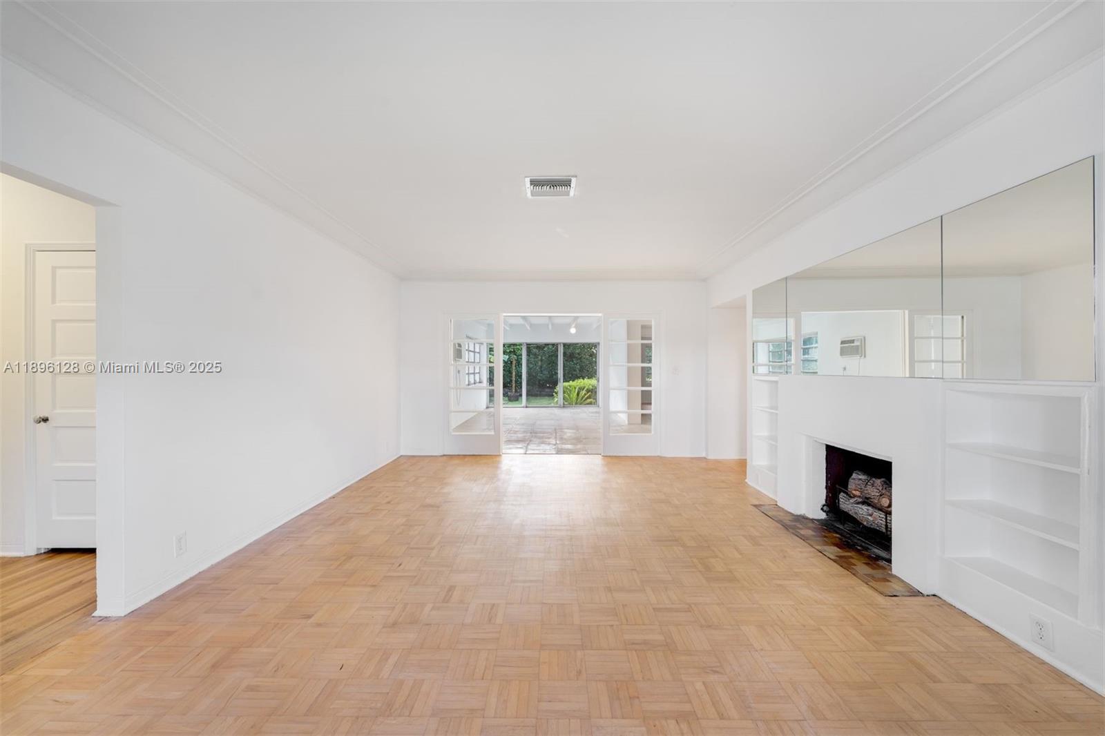 520 W 51st Ter Miami Beach, FL 33140