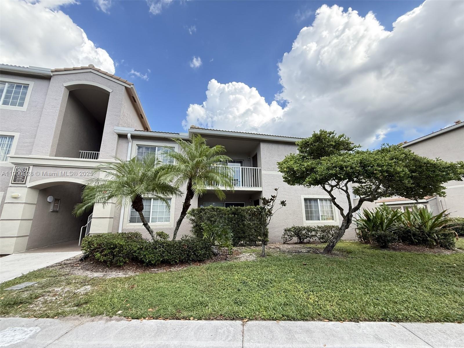 5015 Wiles Rd #207 Coconut Creek, FL 33073