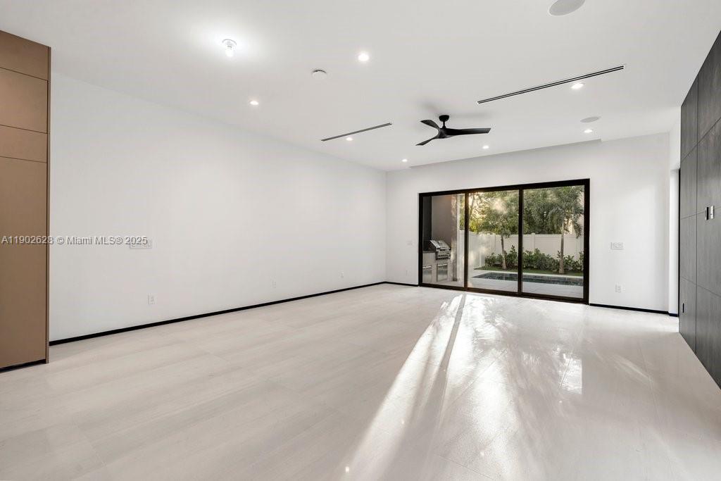 1215 NE 11th Ave #B Fort Lauderdale, FL 33304