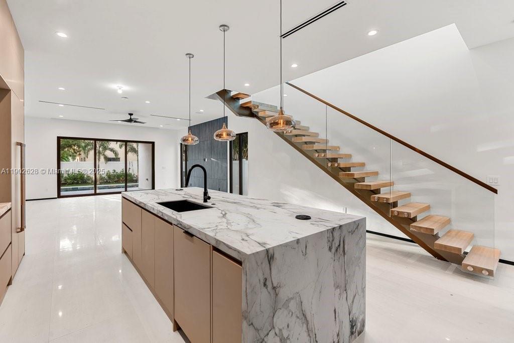 1215 NE 11th Ave #B Fort Lauderdale, FL 33304