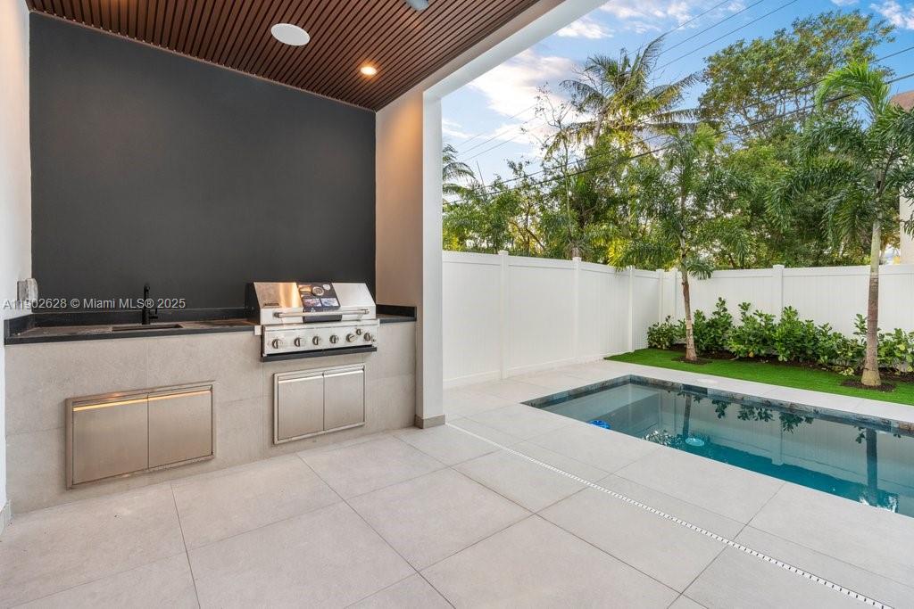 1215 NE 11th Ave #B Fort Lauderdale, FL 33304