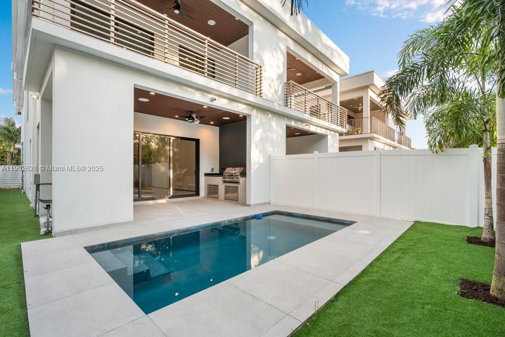 1215 NE 11th Ave #B Fort Lauderdale, FL 33304