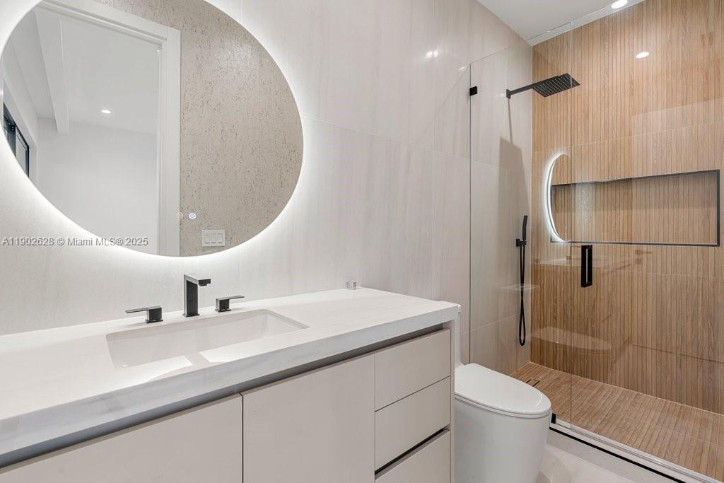 1215 NE 11th Ave #B Fort Lauderdale, FL 33304