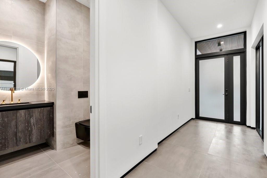 1215 NE 11th Ave #B Fort Lauderdale, FL 33304