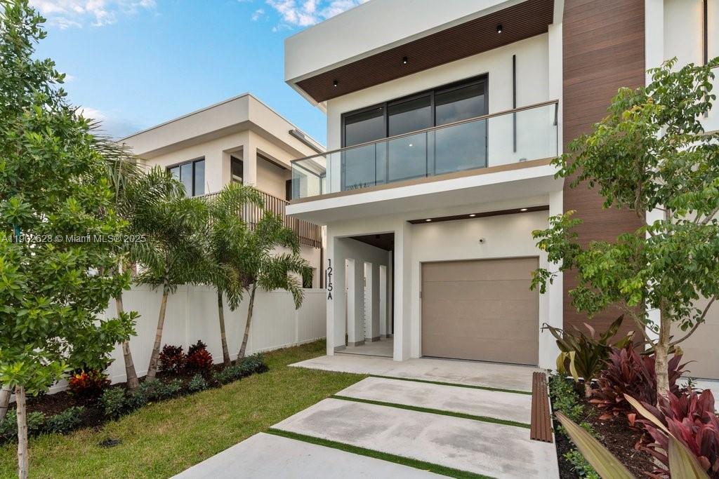 1215 NE 11th Ave #B Fort Lauderdale, FL 33304