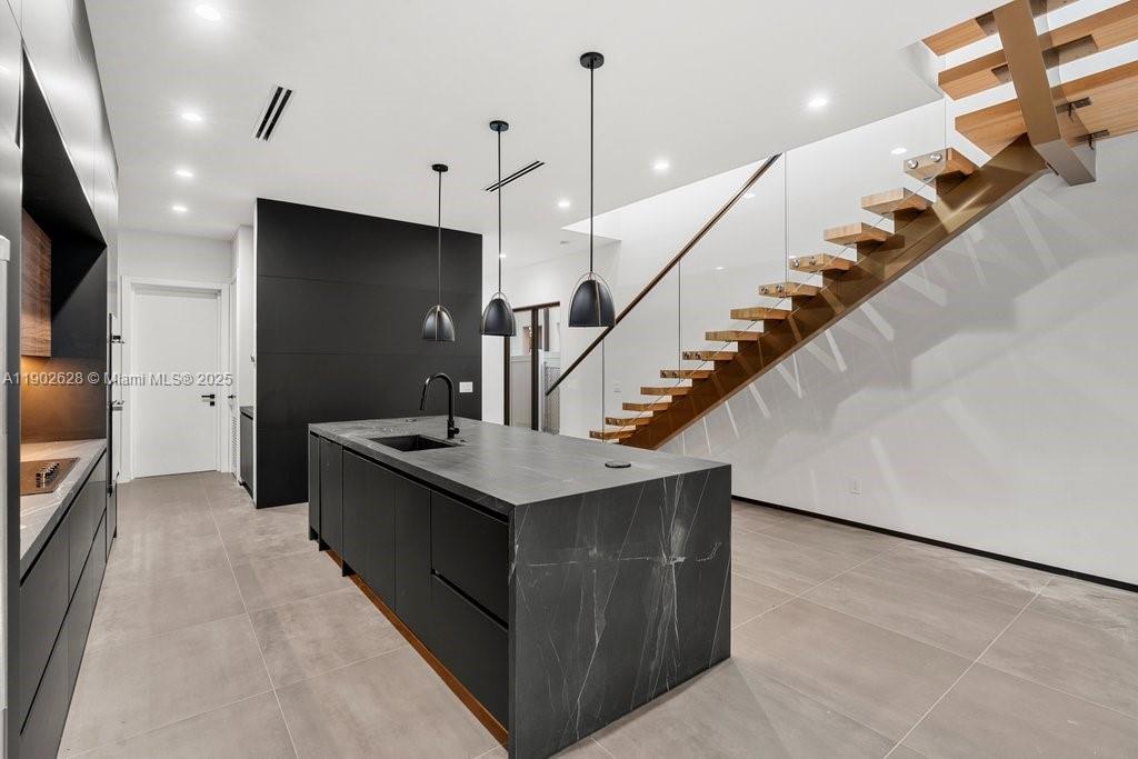 1215 NE 11th Ave #B Fort Lauderdale, FL 33304