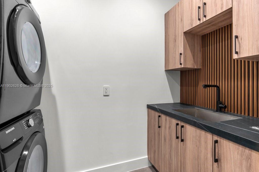 1215 NE 11th Ave #B Fort Lauderdale, FL 33304