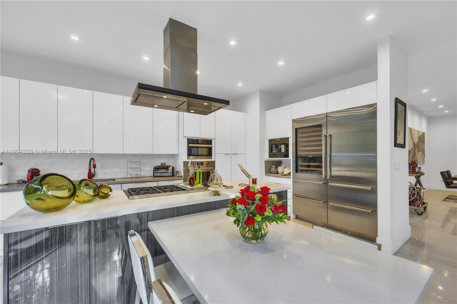 3764 Carmen Ct Miami, FL 33133 3764 Carmen Ct Miami, FL 33133