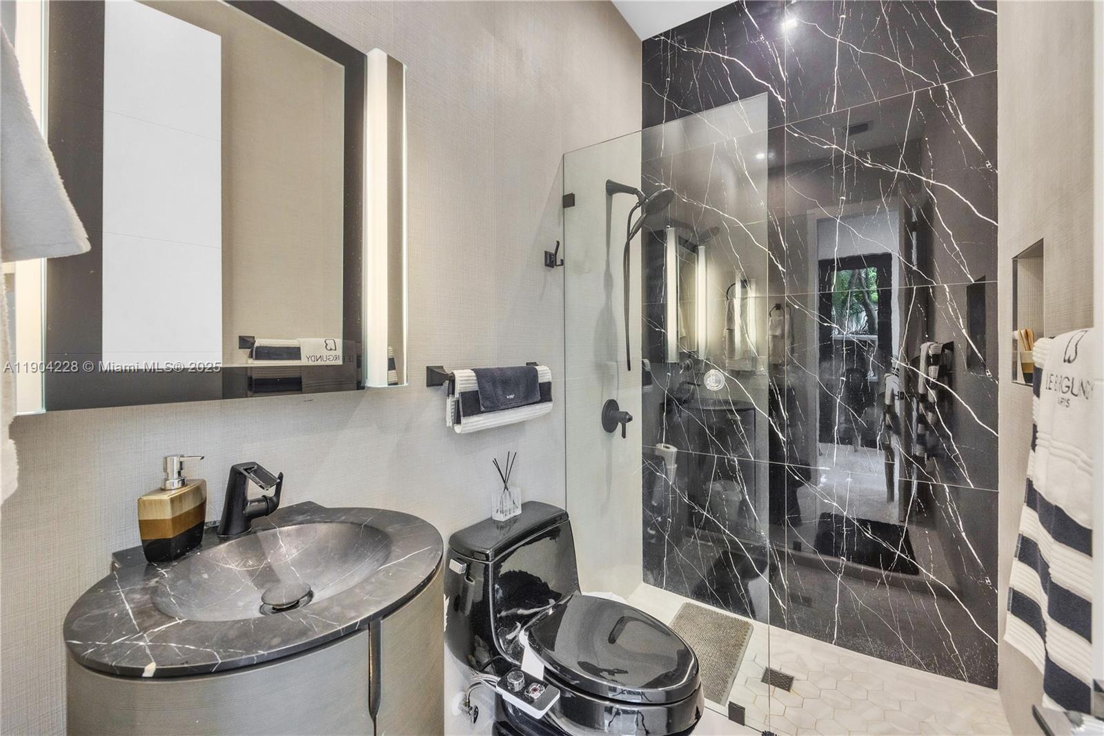 3764 Carmen Ct Miami, FL 33133 3764 Carmen Ct Miami, FL 33133