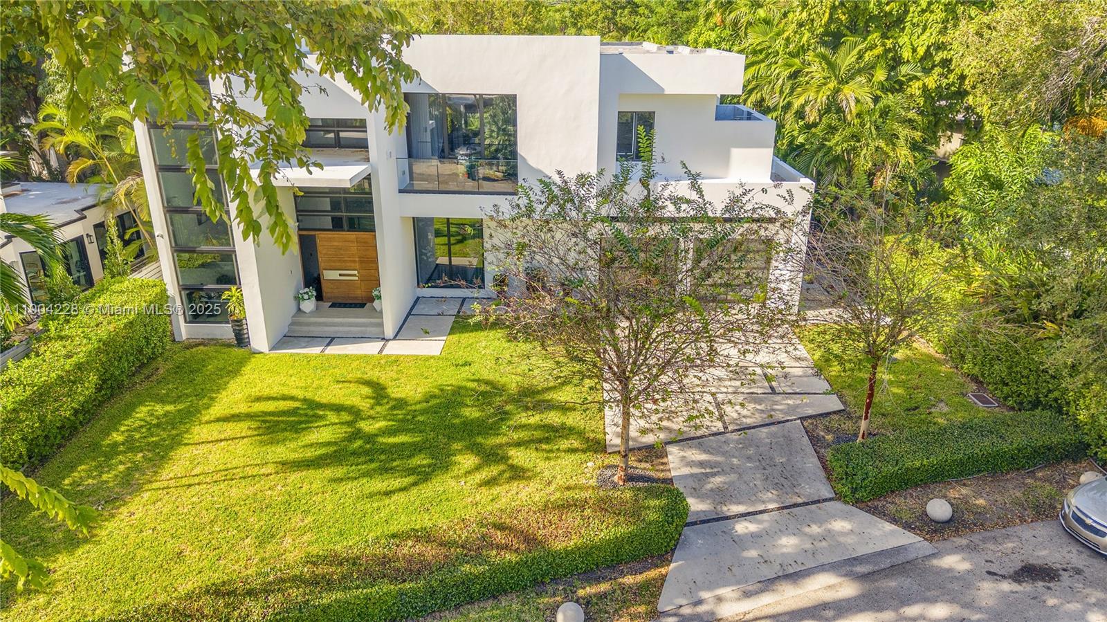 3764 Carmen Ct Miami, FL 33133 3764 Carmen Ct Miami, FL 33133