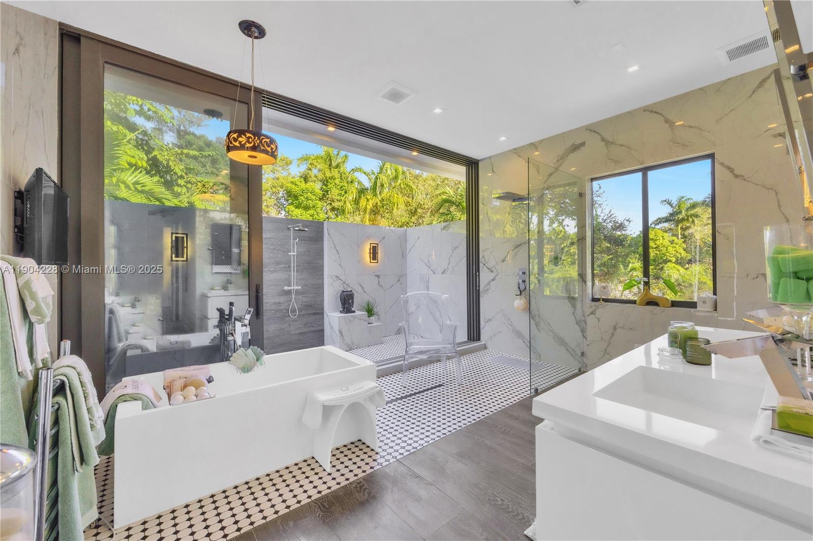 3764 Carmen Ct Miami, FL 33133 3764 Carmen Ct Miami, FL 33133