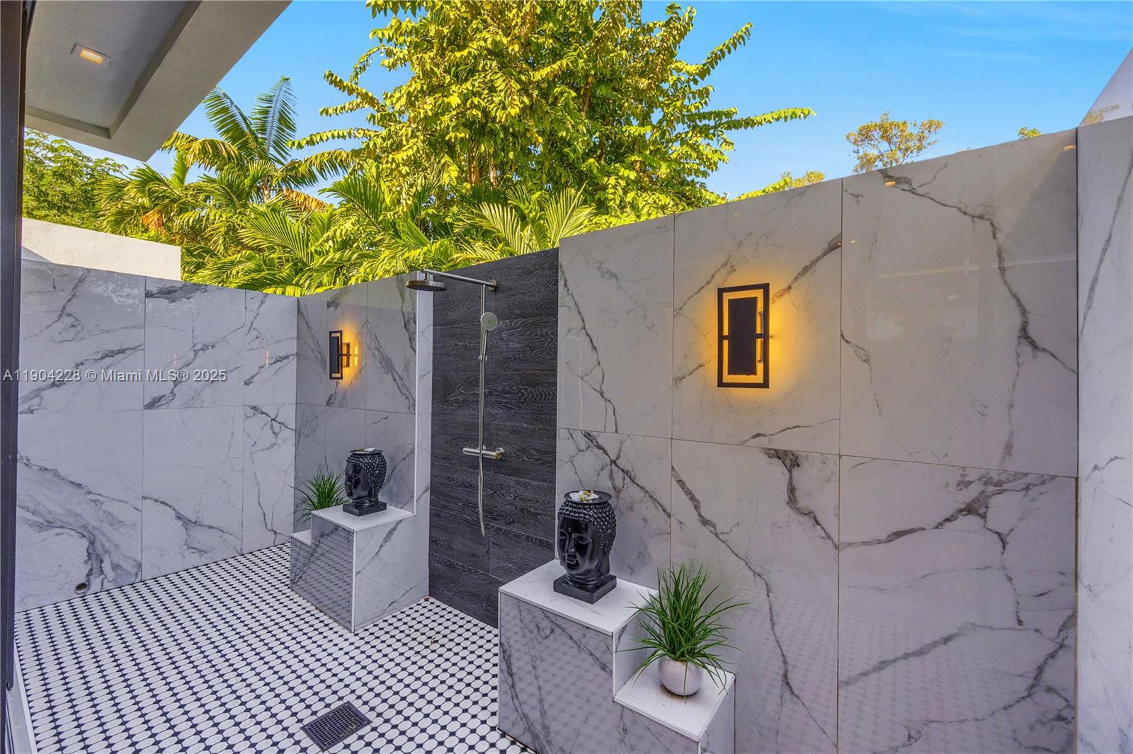 3764 Carmen Ct Miami, FL 33133 3764 Carmen Ct Miami, FL 33133