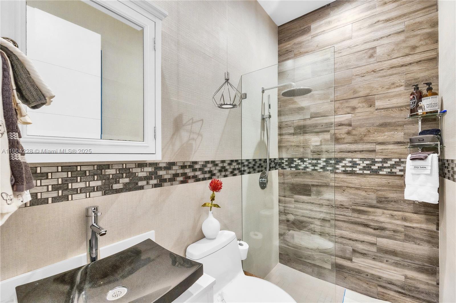 3764 Carmen Ct Miami, FL 33133 3764 Carmen Ct Miami, FL 33133