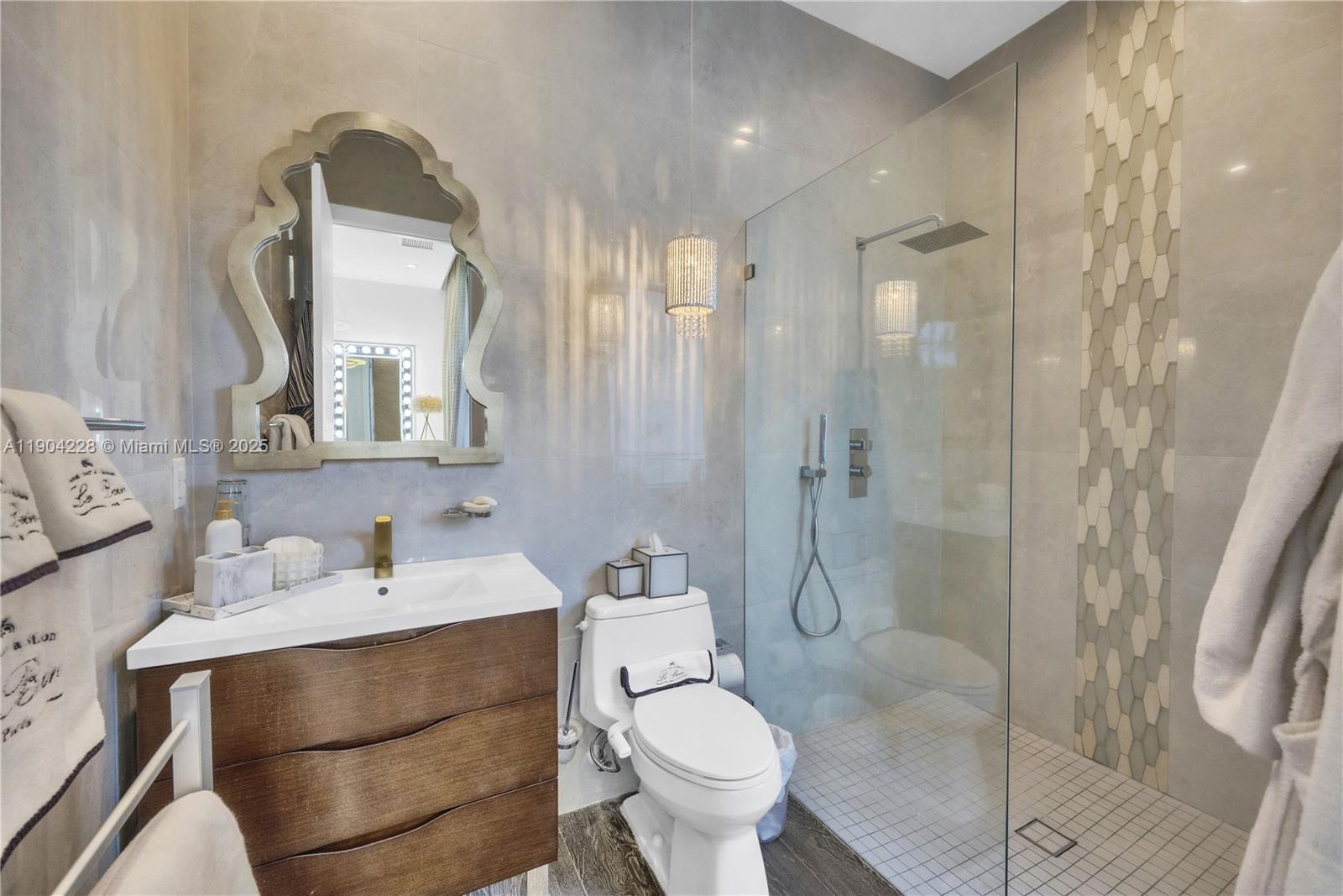 3764 Carmen Ct Miami, FL 33133 3764 Carmen Ct Miami, FL 33133