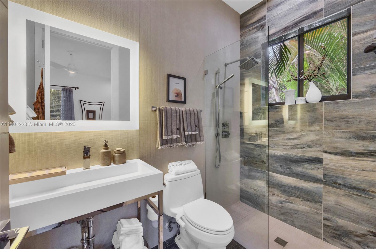 3764 Carmen Ct Miami, FL 33133 3764 Carmen Ct Miami, FL 33133