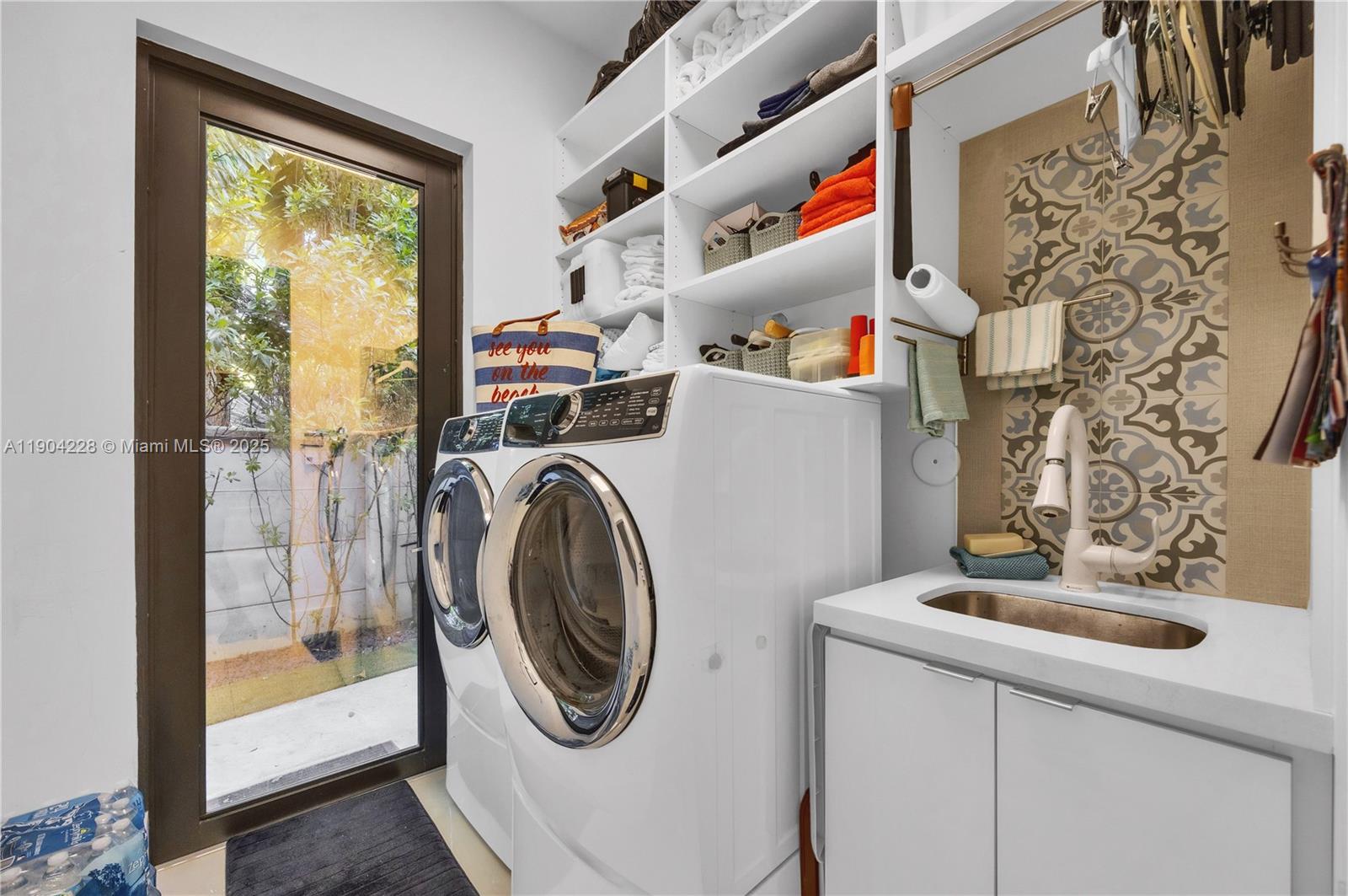 3764 Carmen Ct Miami, FL 33133 3764 Carmen Ct Miami, FL 33133