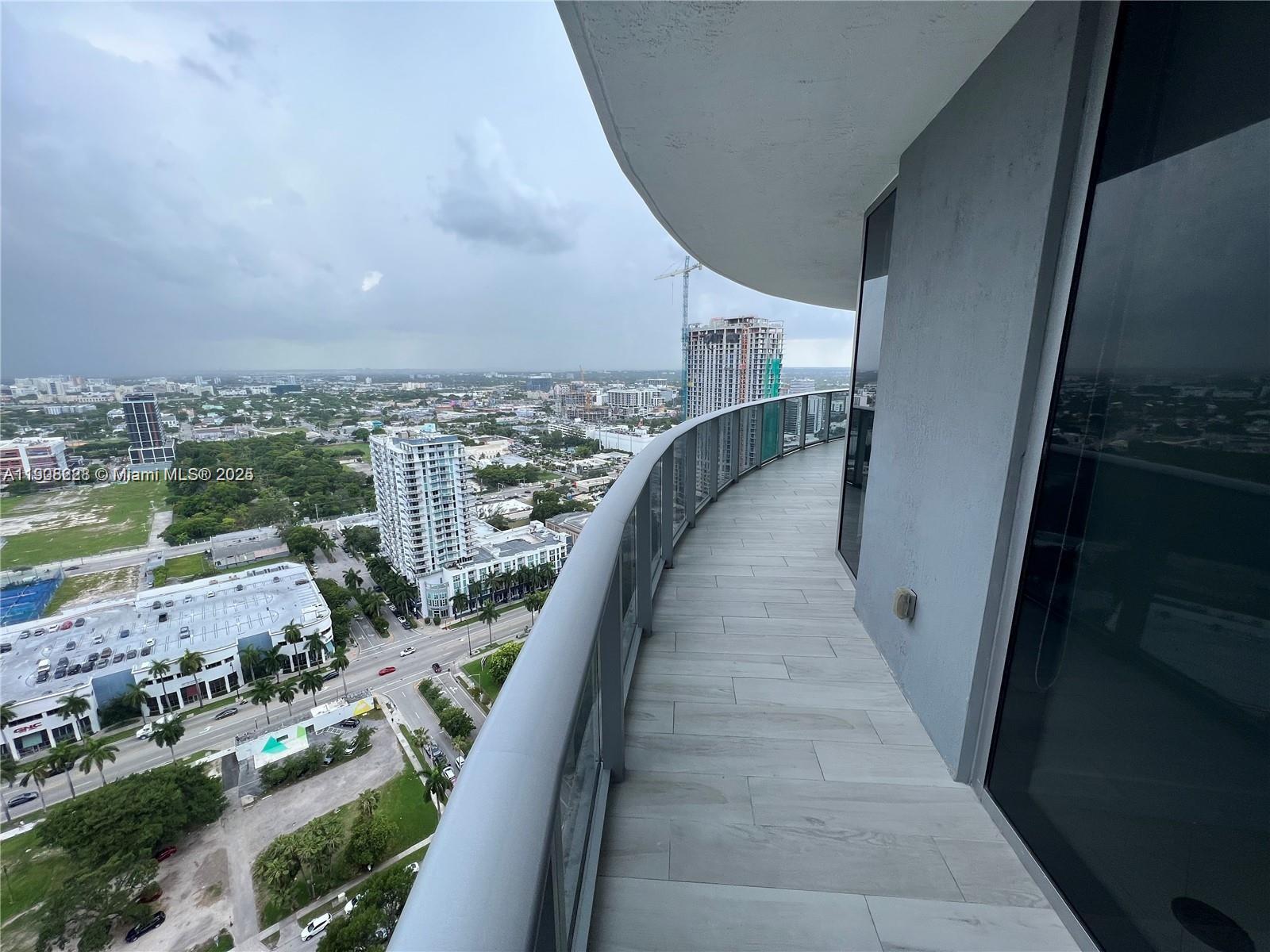 image Aria On The Bay Condo11