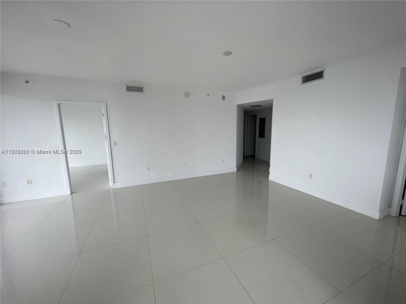 image Aria On The Bay Condo5