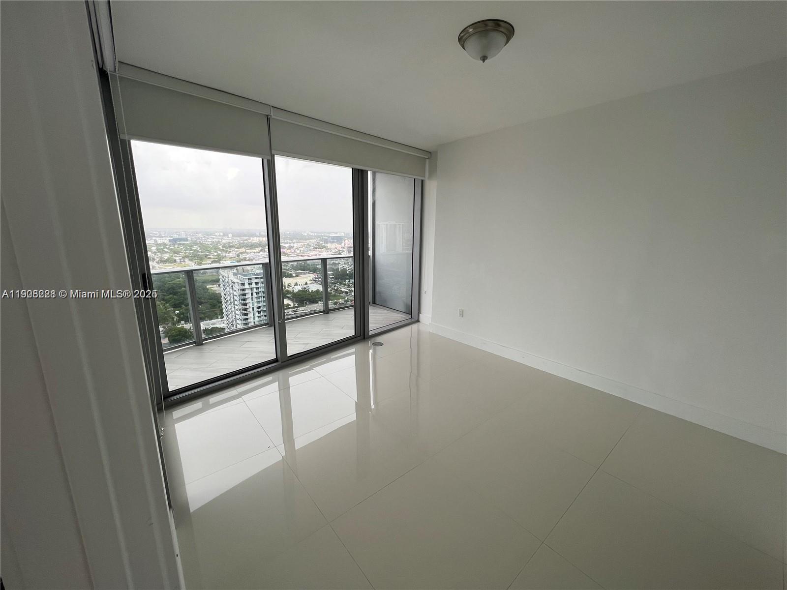 image Aria On The Bay Condo7