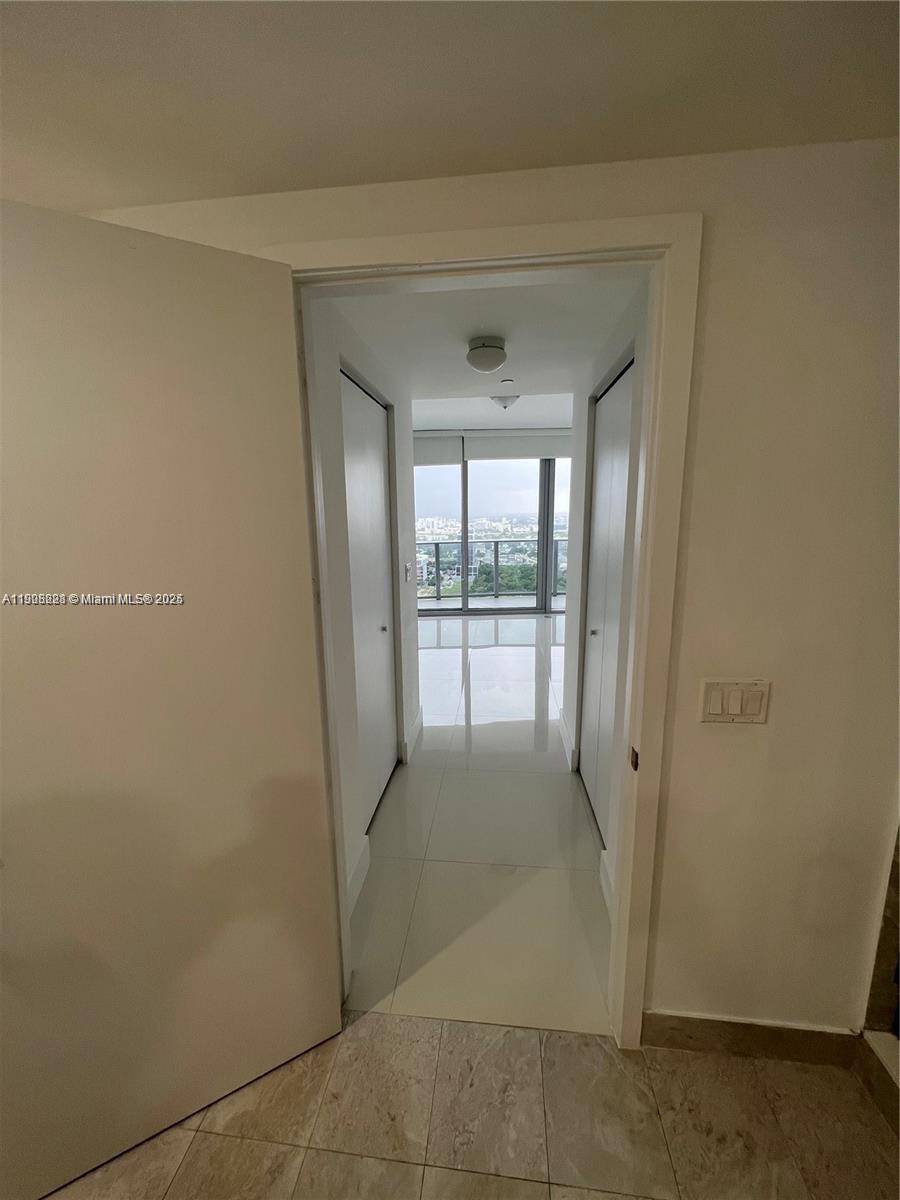 image Aria On The Bay Condo8