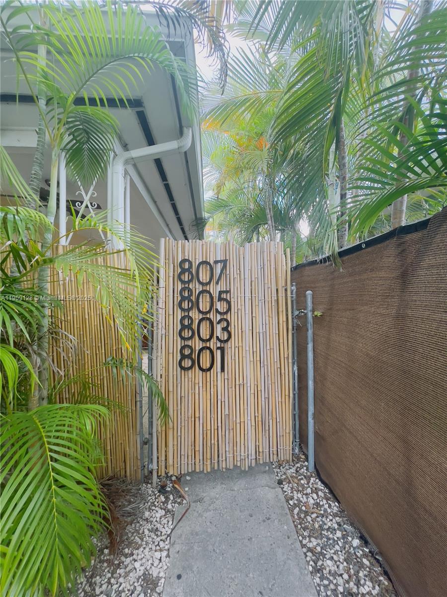 807 86th St #805 Miami Beach, FL 33141