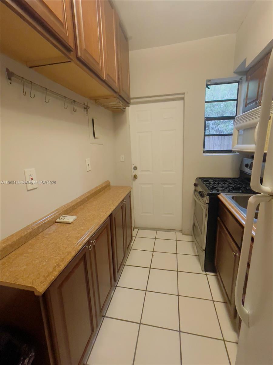 807 86th St #805 Miami Beach, FL 33141