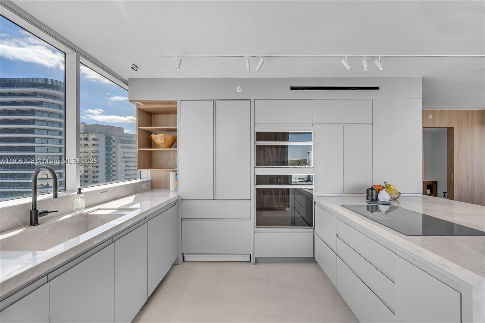 3411 Indian Crk Dr #1201 Miami Beach, FL 33140