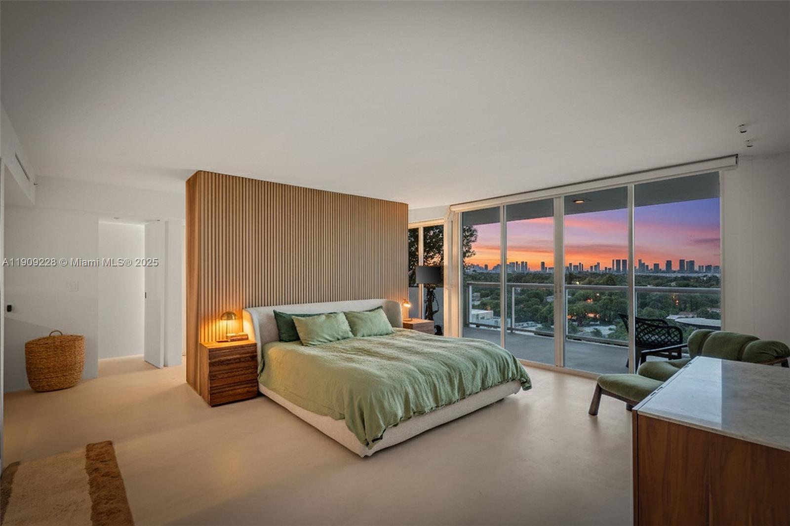 3411 Indian Crk Dr #1201 Miami Beach, FL 33140